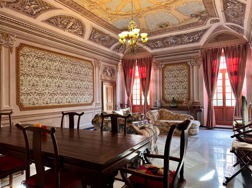 Prestigious period apartment in town centre