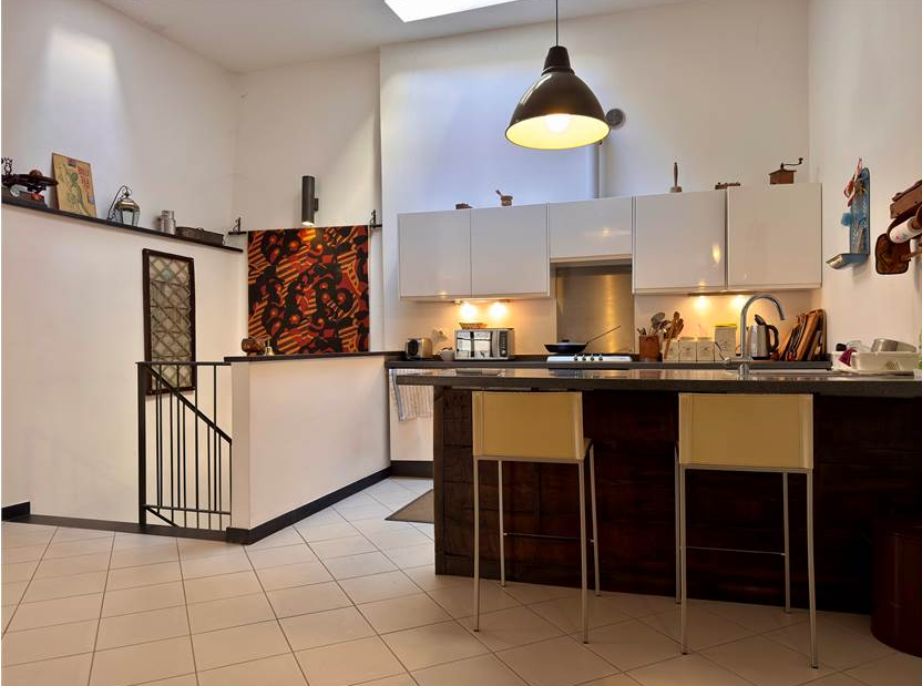 Restored town house with guest apartment and church views