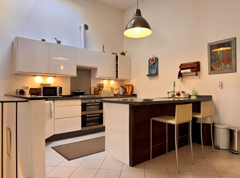 Restored town house with guest apartment and church views