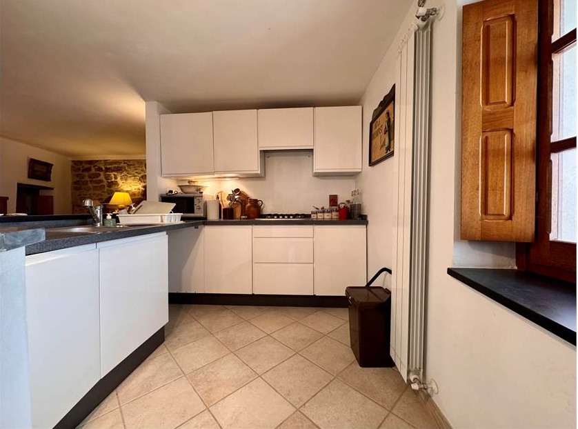 Restored town house with guest apartment and church views