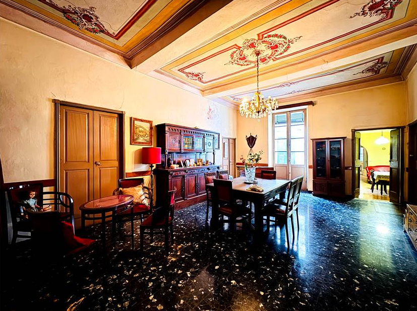 Apartment requiring modernization, featuring original period frescoes