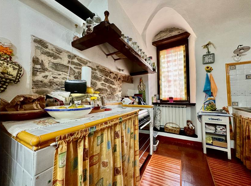 Town house with double terrace and mountain views