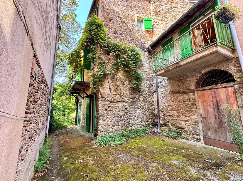 Traditional Stone Farmhouse with Panoramic Terrace and Garden