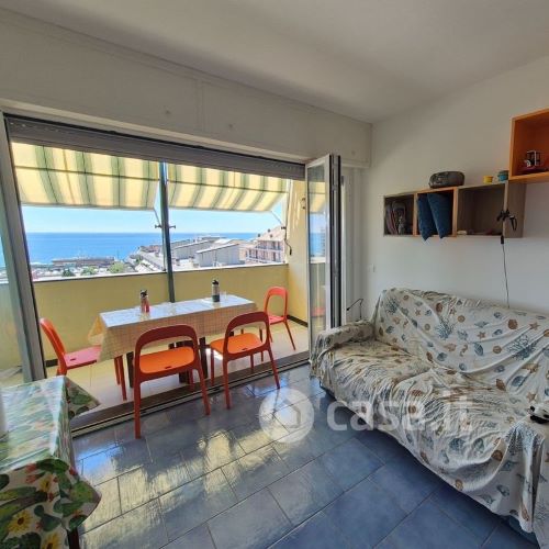 Spacious two-room apartment with terrace and sea view in Lavagna