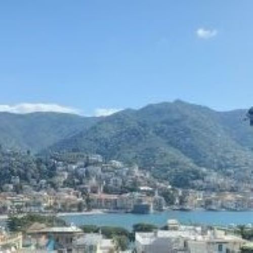 Rif. 1057 Rapallo – Via Vespucci – ATTICO VISTA MARE del Golfo di Rapallo – A due passi dal Porto Turistico e dalle spia