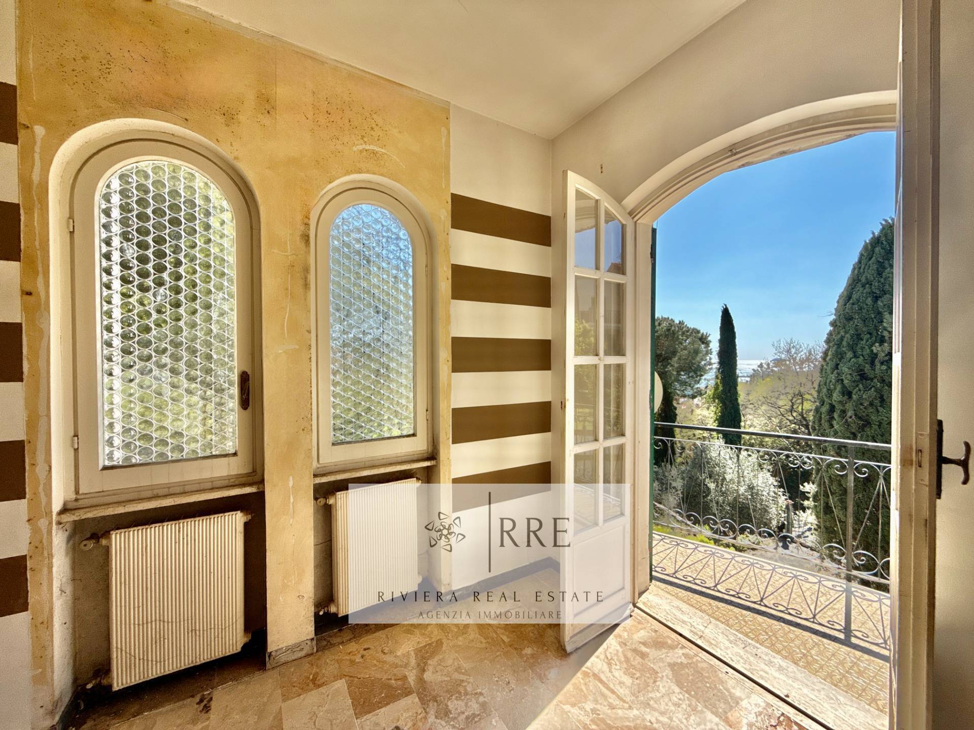 Semi-detached Villa With Unobstructed Sea Views And Exclusive Potential In Pietra Ligure