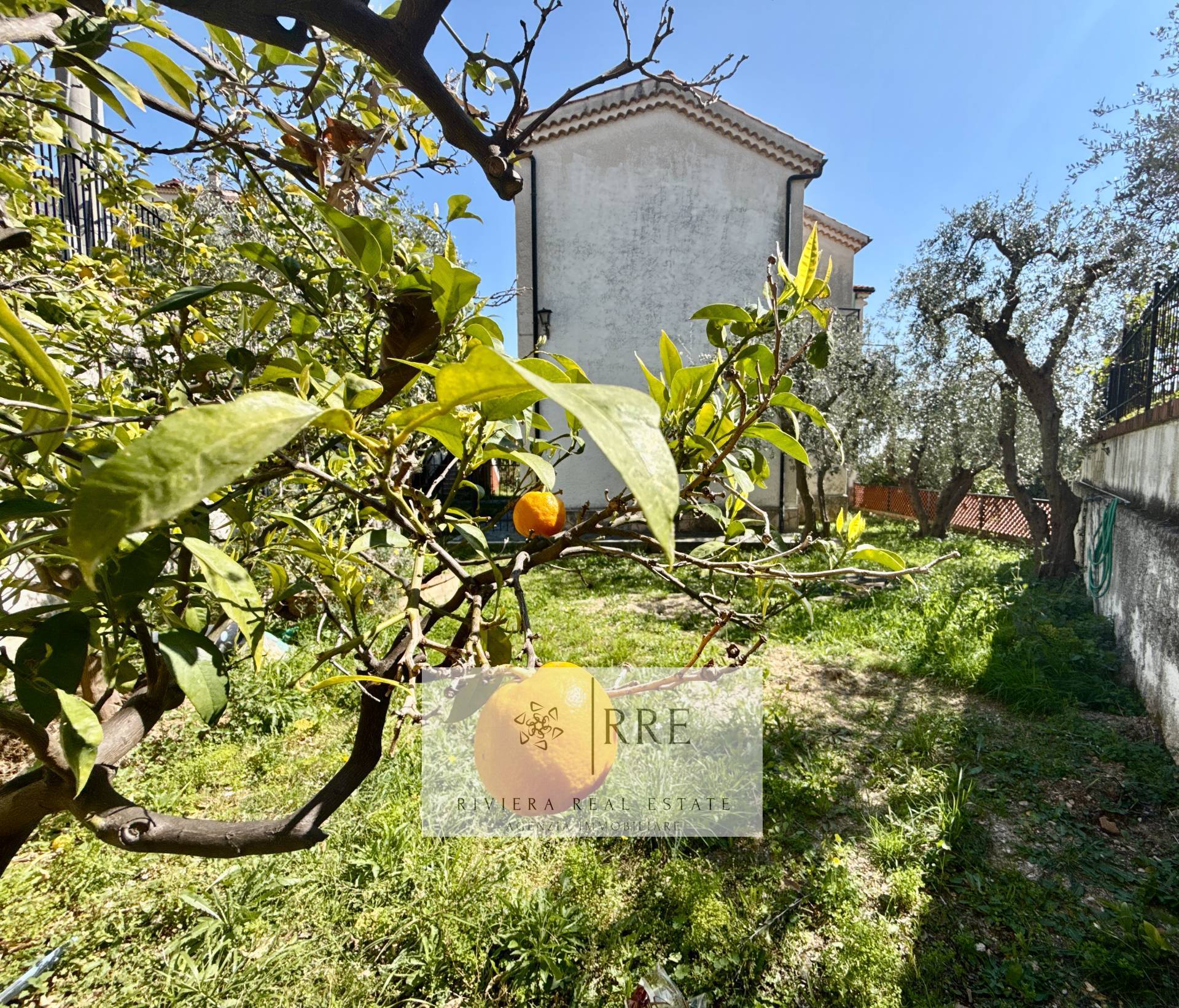 Semi-detached Villa With Unobstructed Sea Views And Exclusive Potential In Pietra Ligure