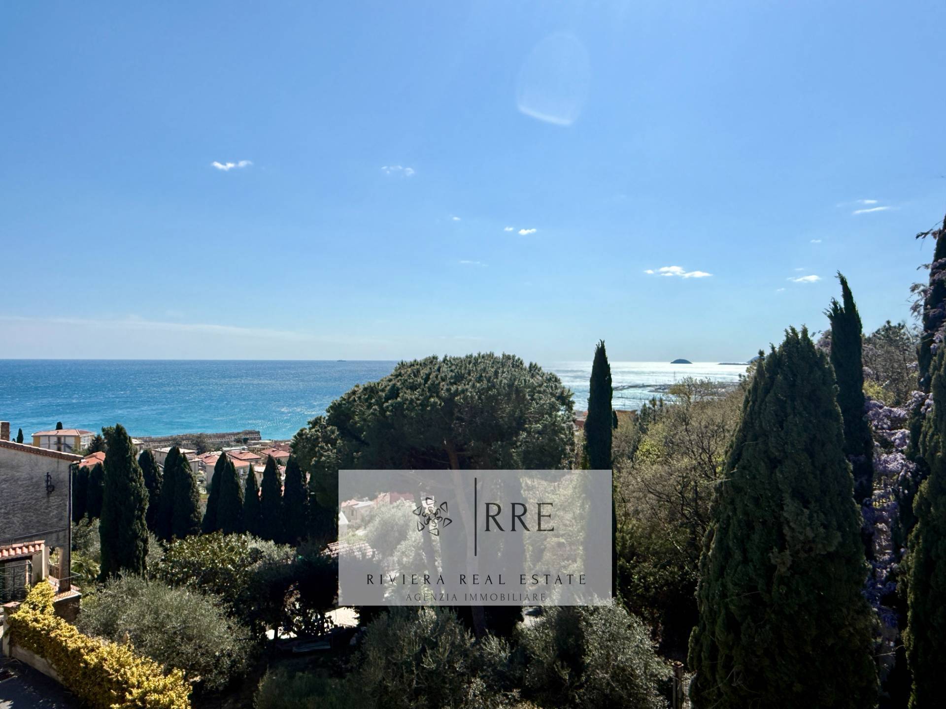 Semi-detached Villa With Unobstructed Sea Views And Exclusive Potential In Pietra Ligure