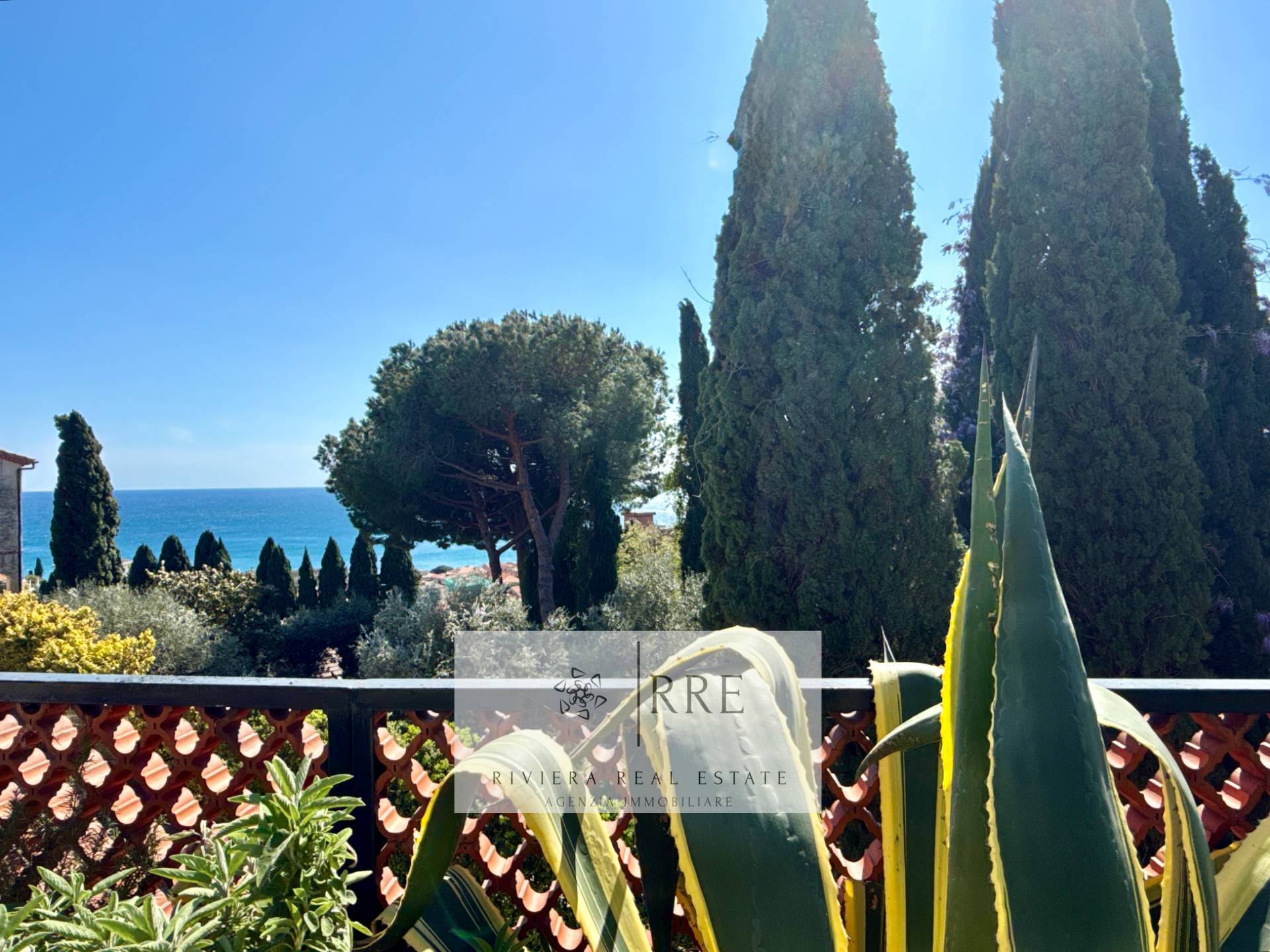 Semi-detached Villa With Unobstructed Sea Views And Exclusive Potential In Pietra Ligure