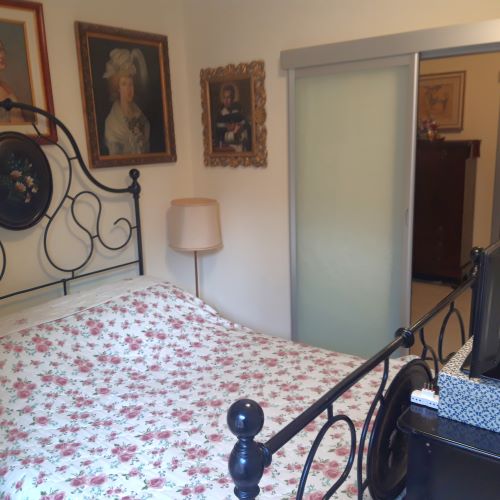 Rif. 1667 – Rapallo – Centro Storico – Bilocale situato al terzo piano di un elegante palazzo nel cuore del centro stori