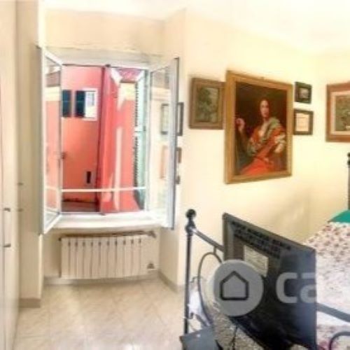 Rif. 1667 – Rapallo – Centro Storico – Bilocale situato al terzo piano di un elegante palazzo nel cuore del centro stori