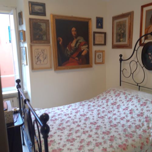 Rif. 1667 – Rapallo – Centro Storico – Bilocale situato al terzo piano di un elegante palazzo nel cuore del centro stori