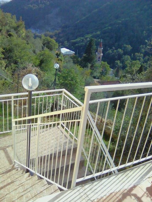 Rif. 1763 – Rapallo – S. Andrea di Foggia – Villa nel verde di centocinquanta metriquadrati – Vista aperta e soleggiata