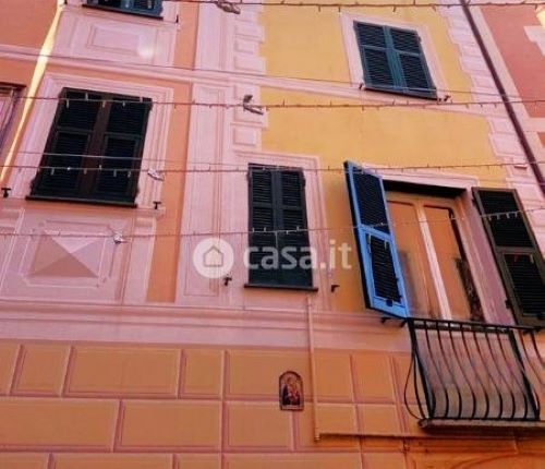 Rif. 1667 – Rapallo – Centro Storico – Bilocale situato al terzo piano di un elegante palazzo nel cuore del centro stori