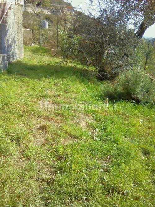 Rif. 1763 – Rapallo – S. Andrea di Foggia – Villa nel verde di centocinquanta metriquadrati – Vista aperta e soleggiata