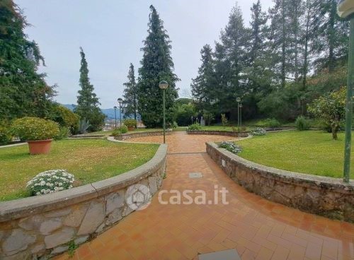 Rif. 2555 – Santa Margherita Ligure – Trilocale comodo centro – In contesto signorile immerso nel verde – Appartamento d