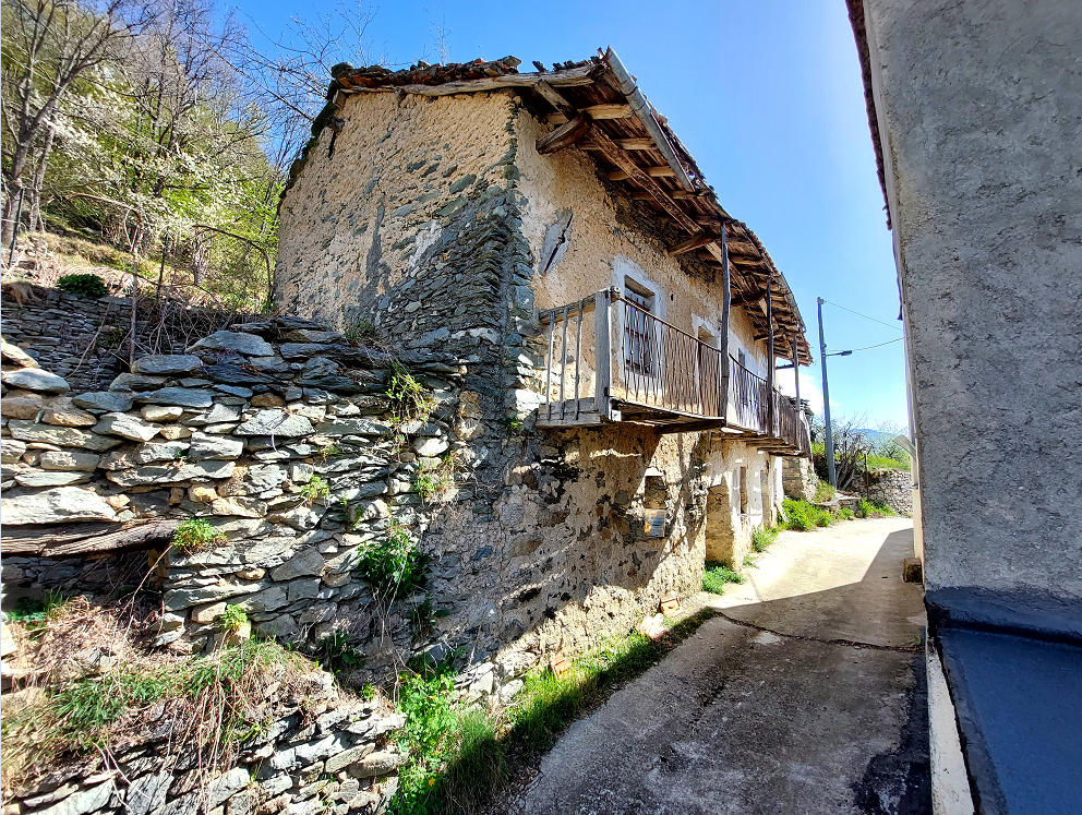 Newly renovated rustic house in a mountain village