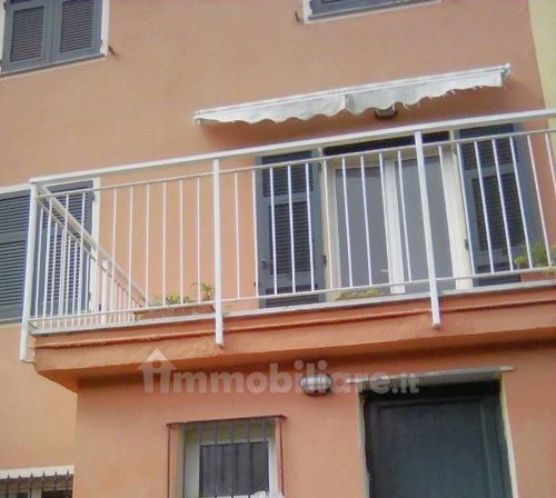 Rif. 1763 – Rapallo – S. Andrea di Foggia – Villa nel verde di centocinquanta metriquadrati – Vista aperta e soleggiata