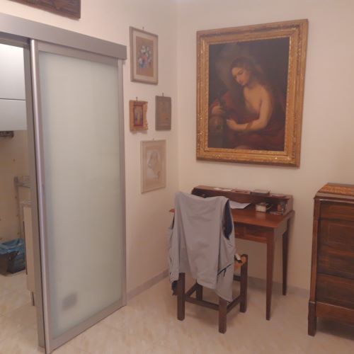 Rif. 1667 – Rapallo – Centro Storico – Bilocale situato al terzo piano di un elegante palazzo nel cuore del centro stori