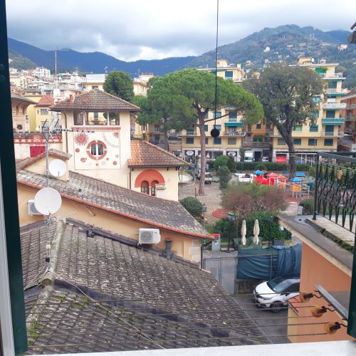 Rif. 1667 – Rapallo – Centro Storico – Bilocale situato al terzo piano di un elegante palazzo nel cuore del centro stori