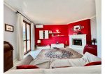Villa with 8000 sq mt of land and private sauna with pool