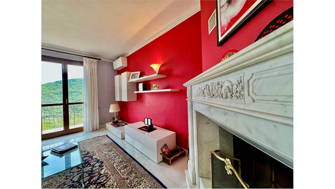 Villa with 8000 sq mt of land and private sauna with pool