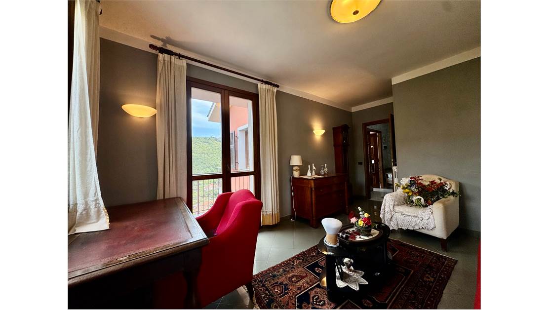 Villa with 8000 sq mt of land and private sauna with pool
