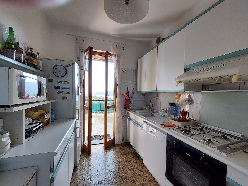 Penthouse with sea view in a two-family villa with independent entrance in Rapallo, Zoagli