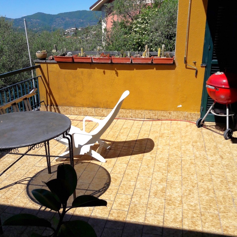 Penthouse with sea view in a two-family villa with independent entrance in Rapallo, Zoagli