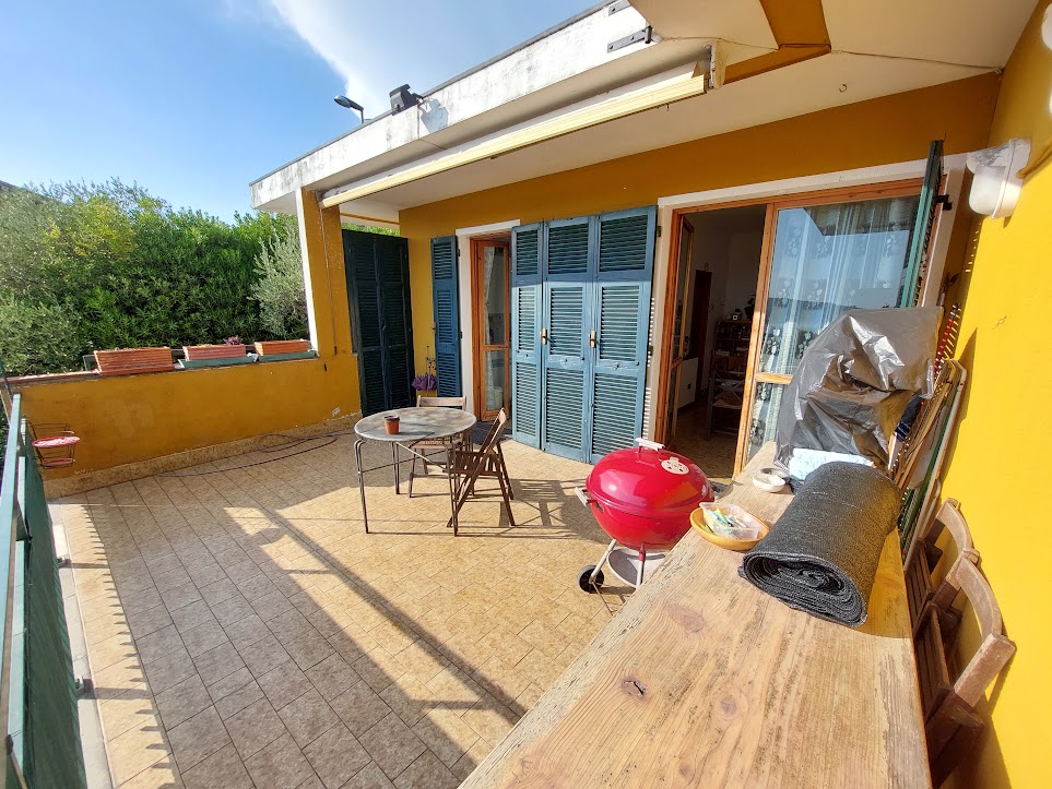 Penthouse with sea view in a two-family villa with independent entrance in Rapallo, Zoagli