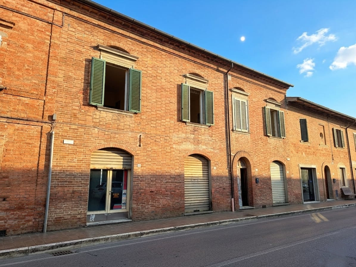 Charmed Townhouse/Villa for Sale in Abbadia di Montepulciano (SI), Tuscany