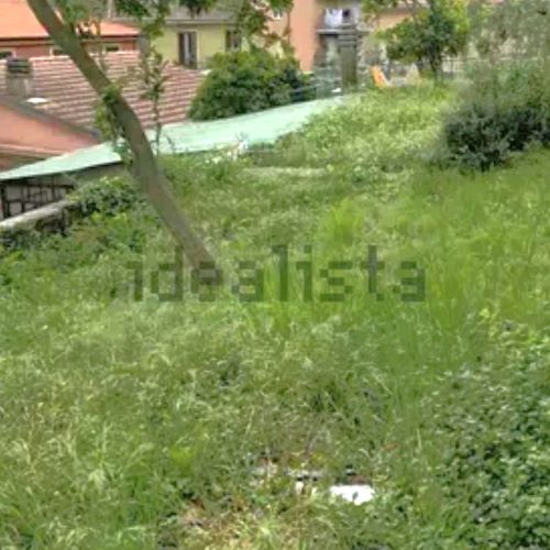 Apartment of 95 sqm near the sea with garden and terrace for sale in Chiavari in the Liguria region, Italy. The propert