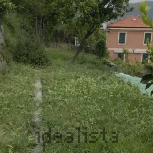 Apartment of 95 sqm near the sea with garden and terrace for sale in Chiavari in the Liguria region, Italy. The propert
