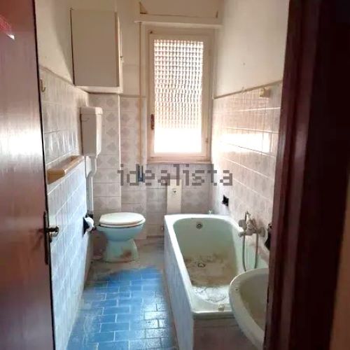 Apartment of 95 sqm near the sea with terrace for sale in Rapallo in the Liguria region, Italy. The property is located