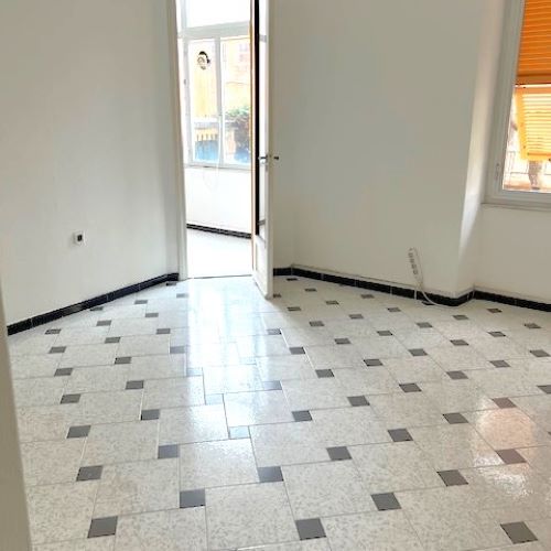 Apartment of 140 sqm near the sea with garden and terrace for sale in Lavagna in the Liguria region, Italy. The propert